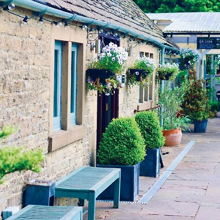 The Ragged Cot Hotel Minchinhampton Exterior photo