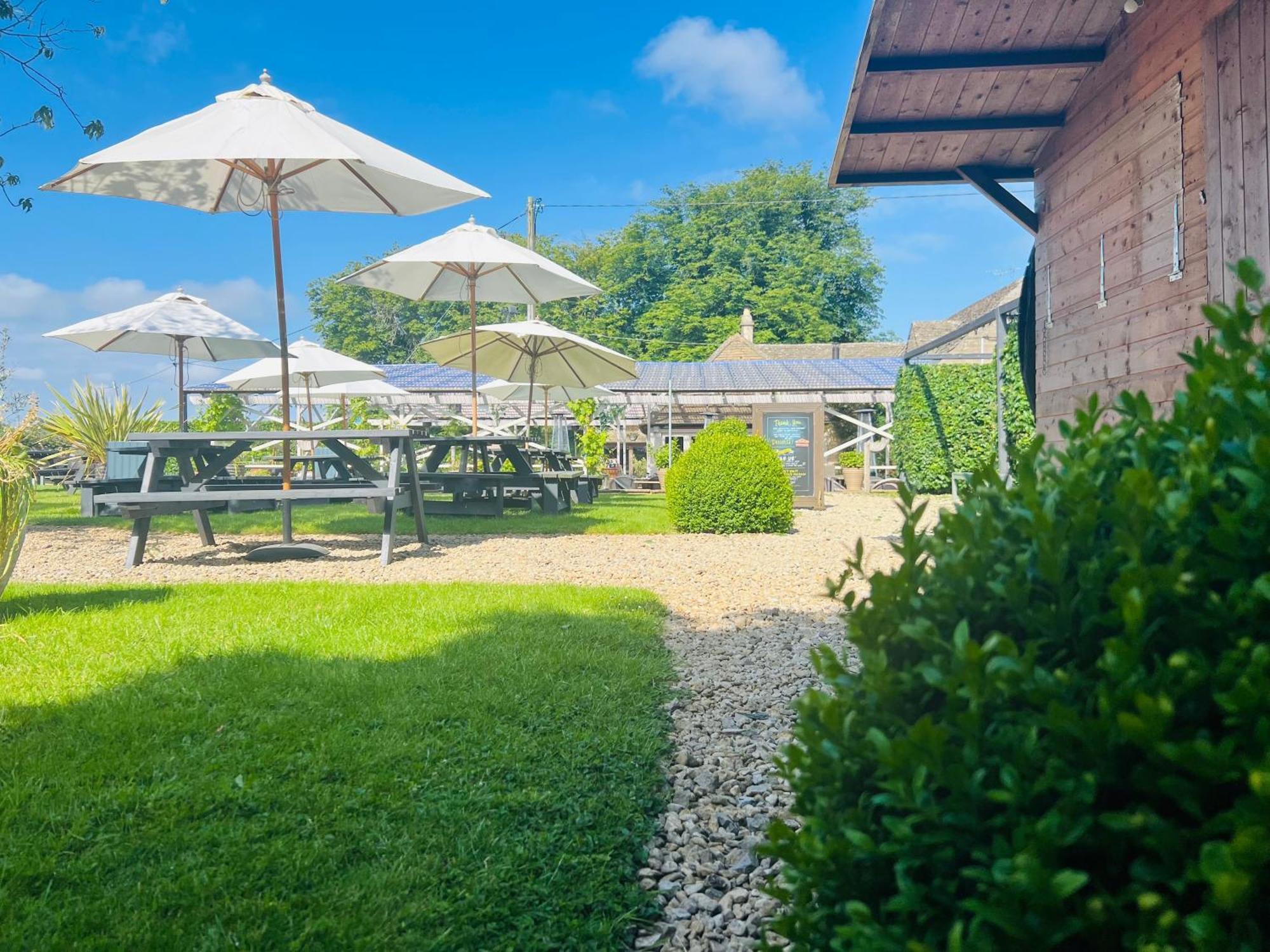 The Ragged Cot Hotel Minchinhampton Exterior photo