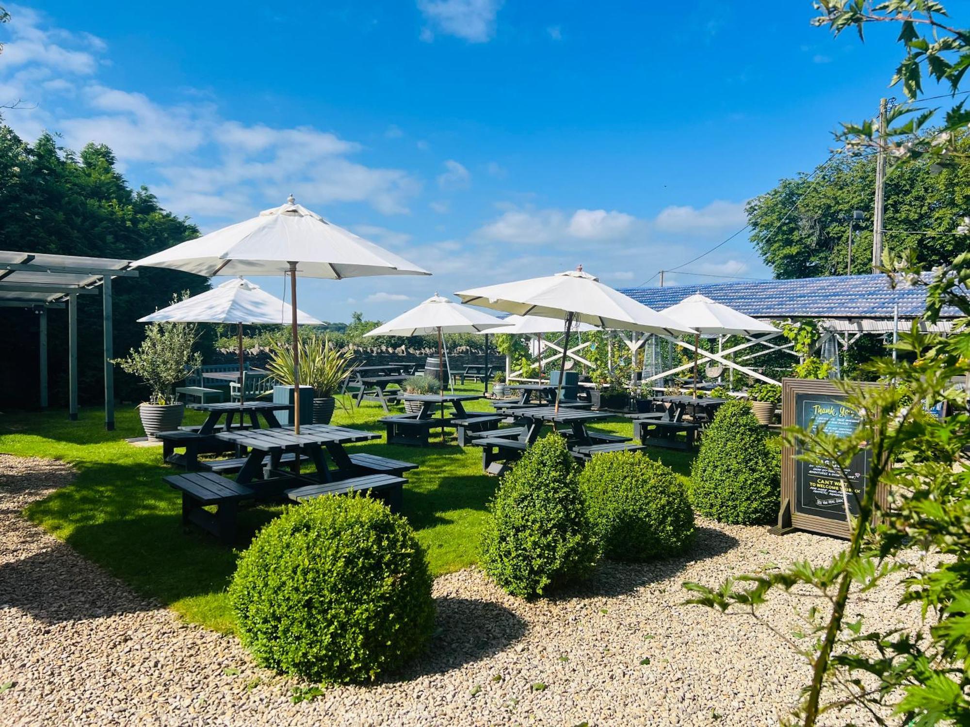 The Ragged Cot Hotel Minchinhampton Exterior photo