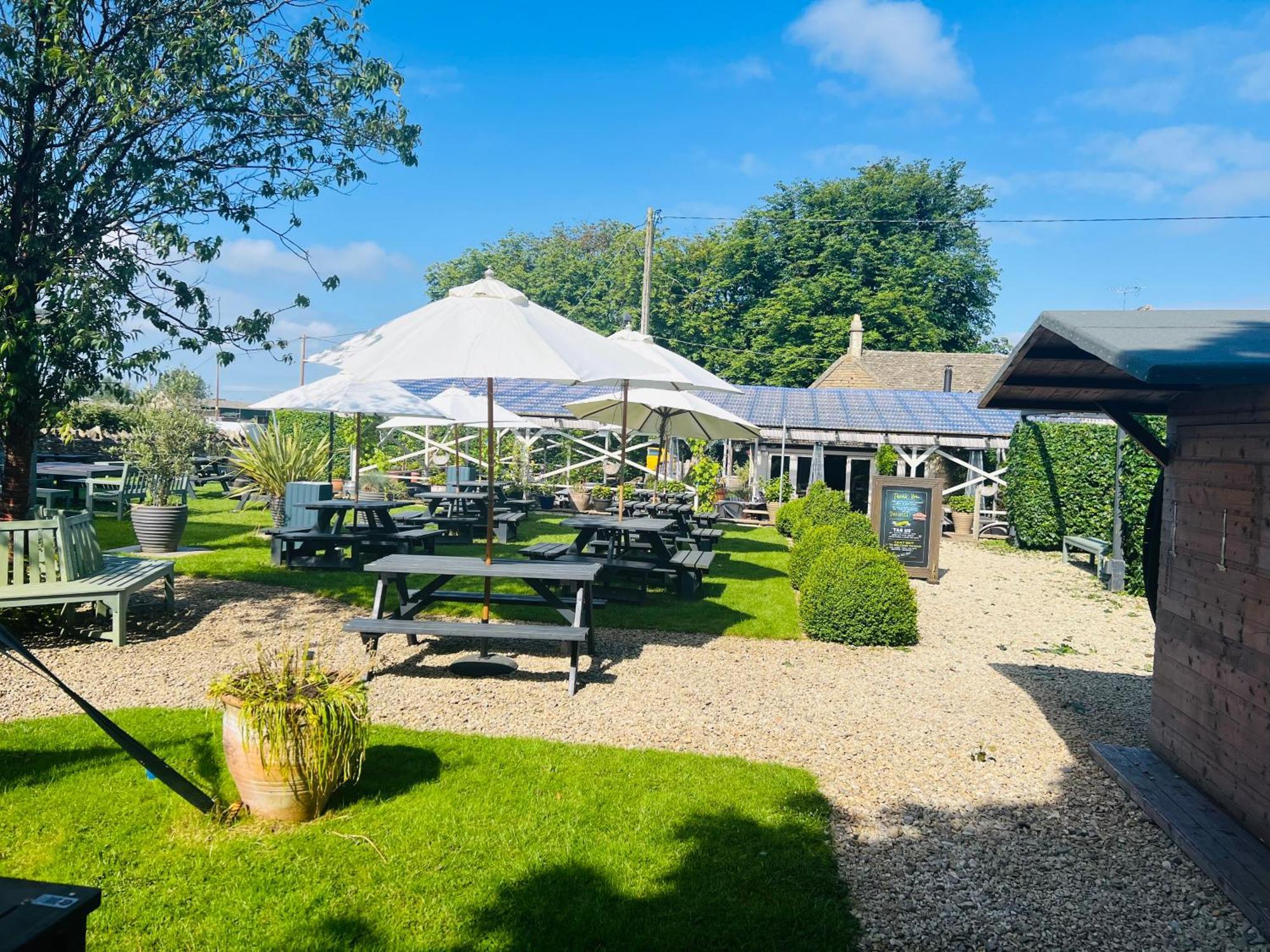 The Ragged Cot Hotel Minchinhampton Exterior photo