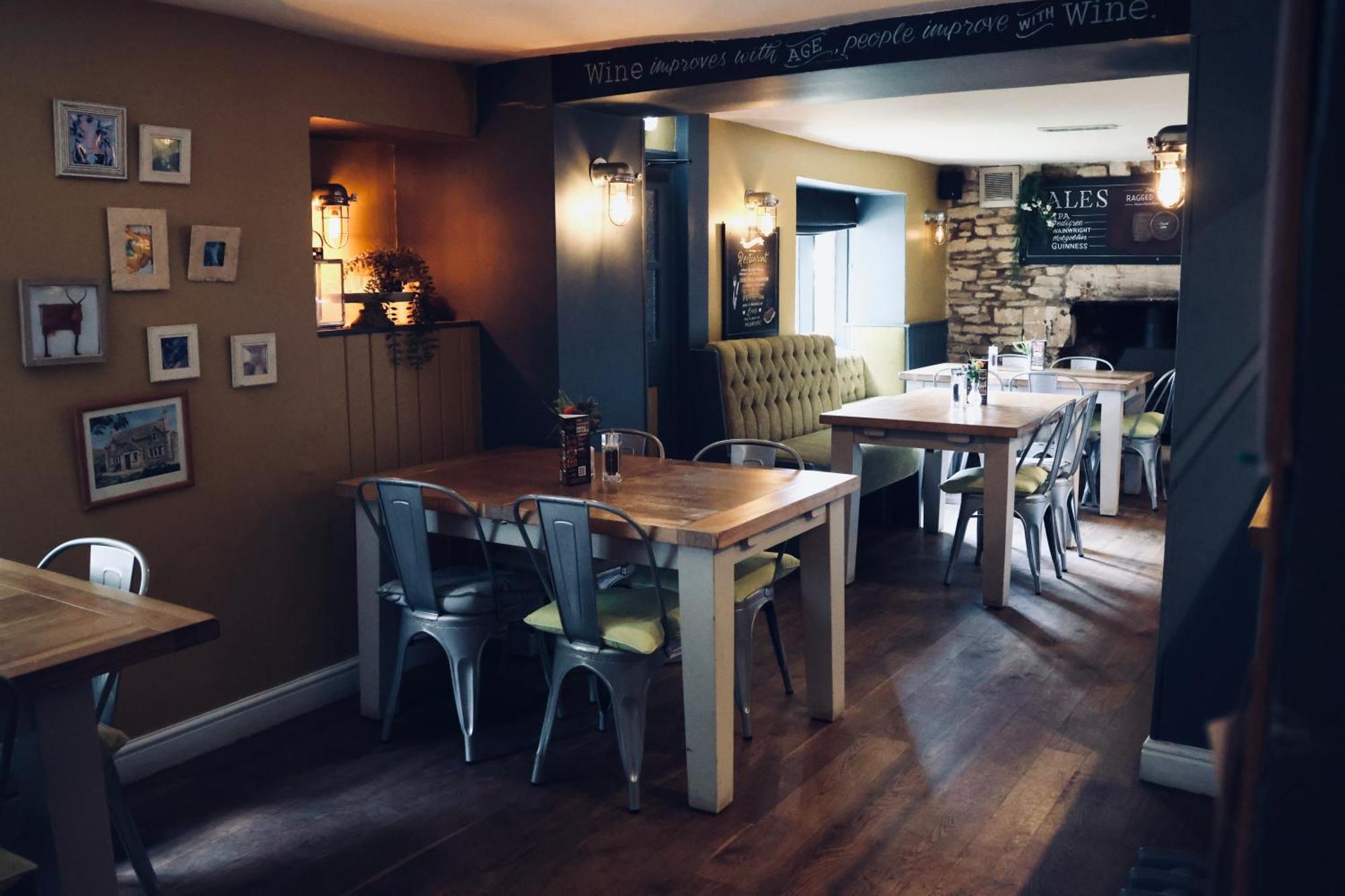 The Ragged Cot Hotel Minchinhampton Exterior photo